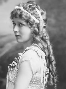 #1 Mary Pickford’s Hairstyles