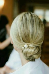 Bridesmaids’ hairstyles for medium length hair
